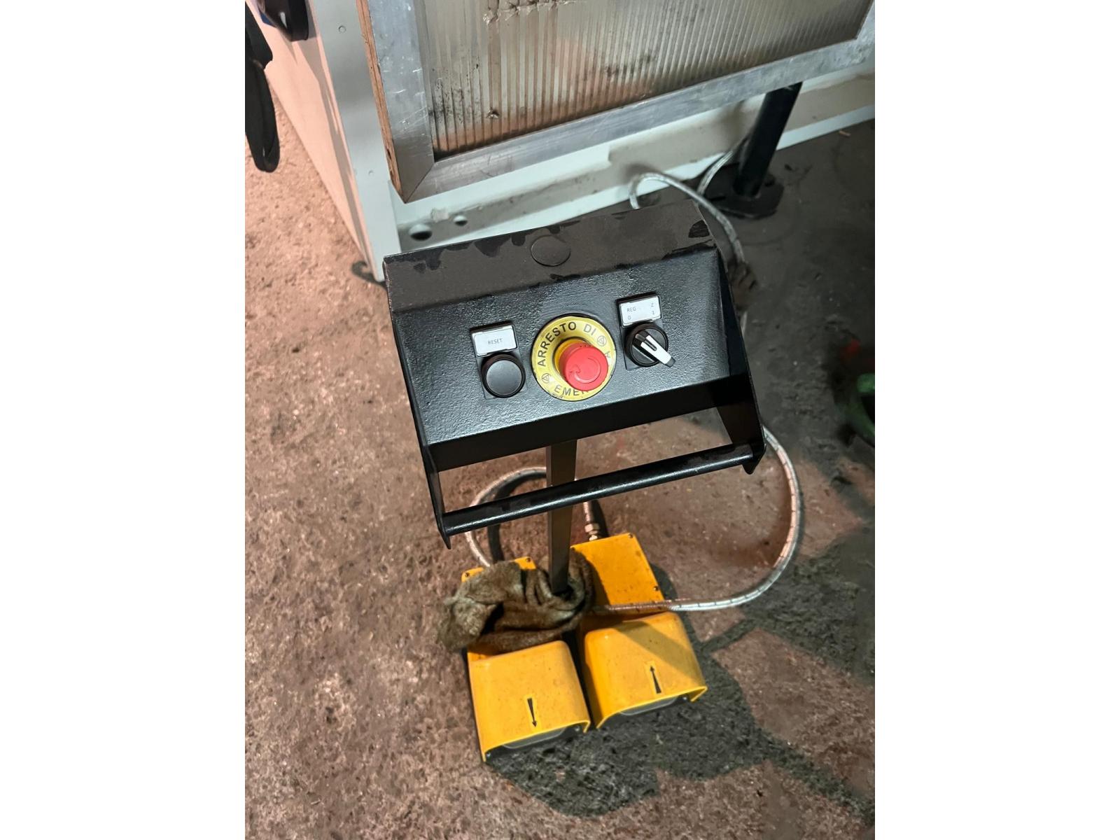 PRESSA PIEGATRICE FARINA PFC/PS