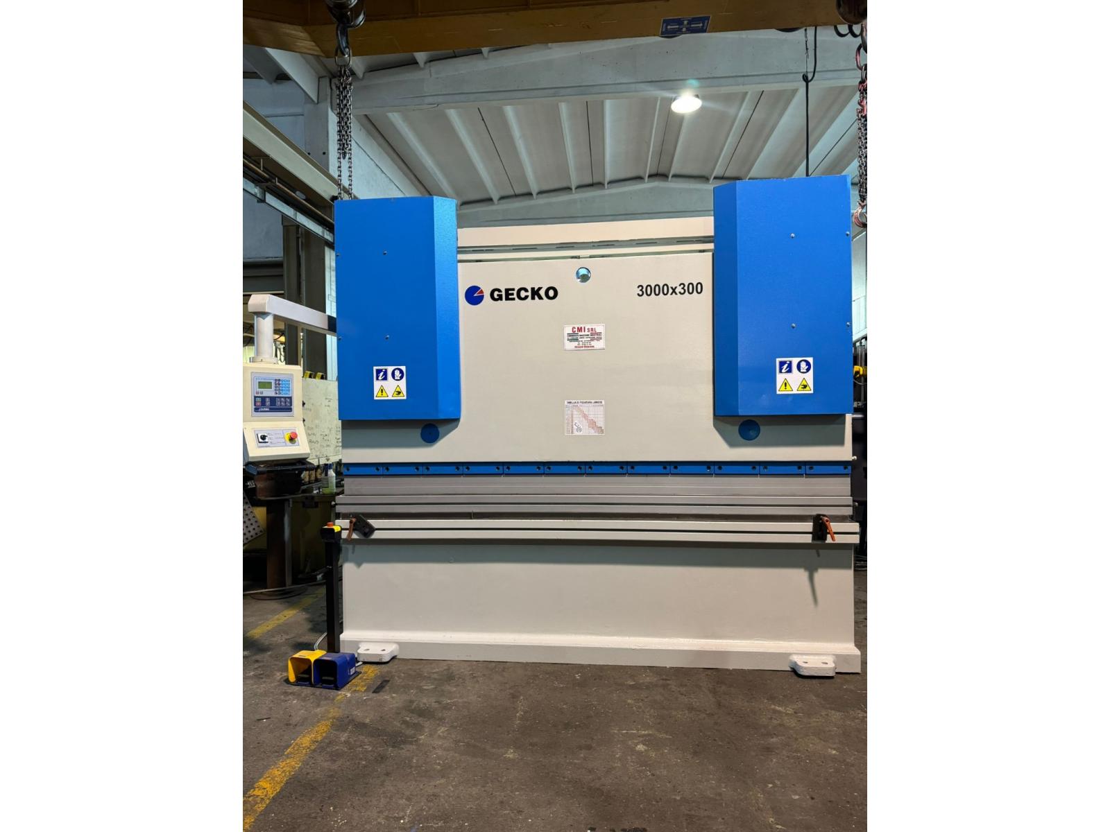PRESSA PIEGATRICE GEKO  3000x300 TON