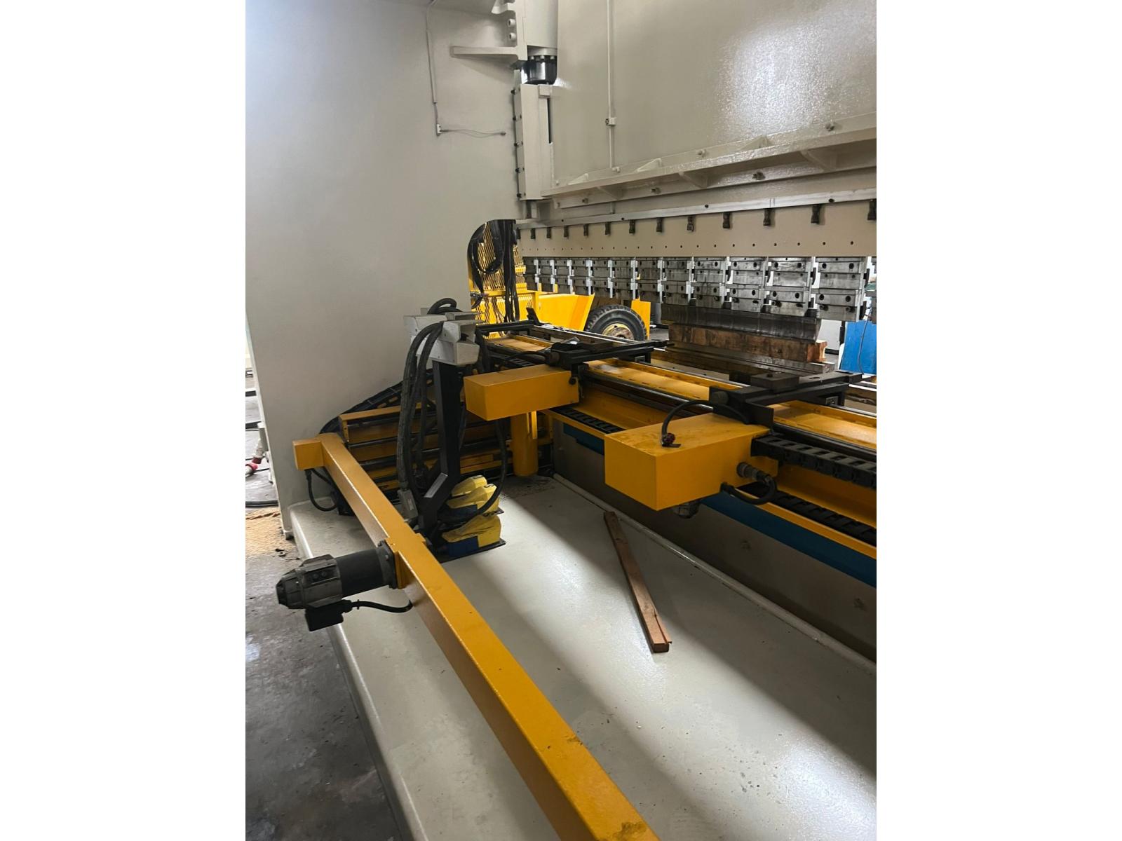 PRESSA PIEGATRICE NOVASTILMEC 6 ASSI