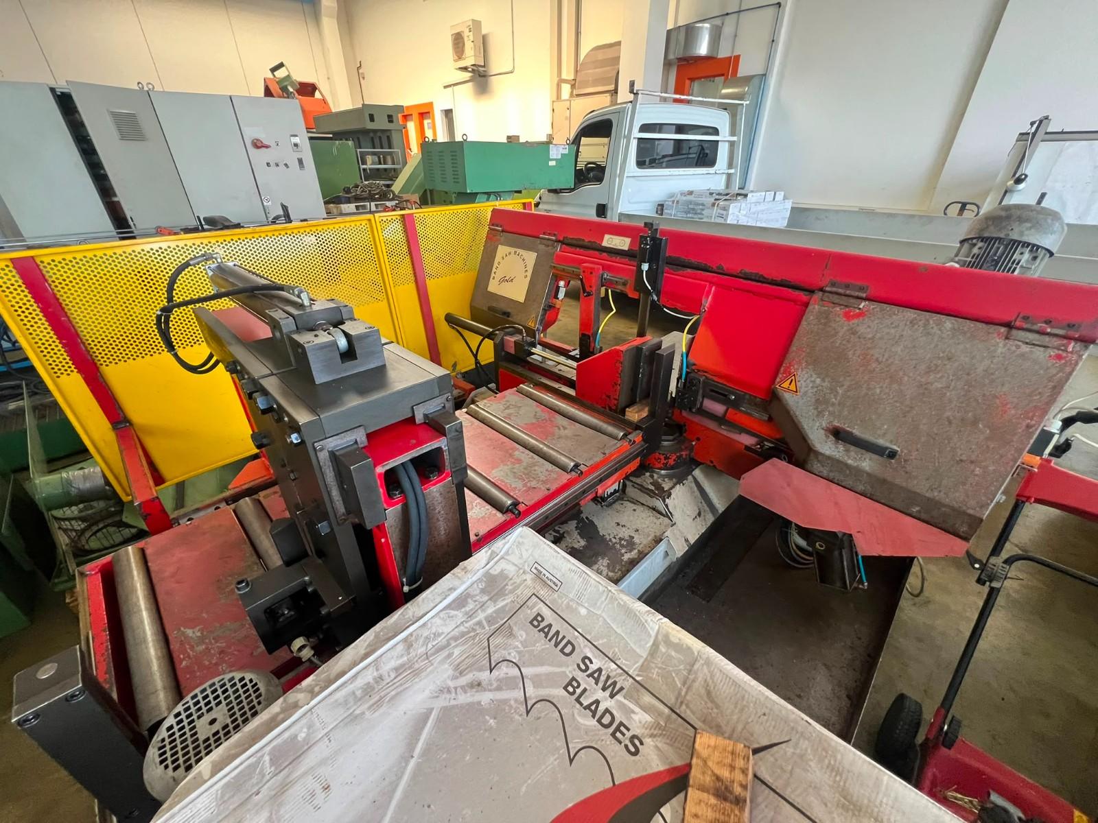 Segatrice automatica BTM a taglio a gradi