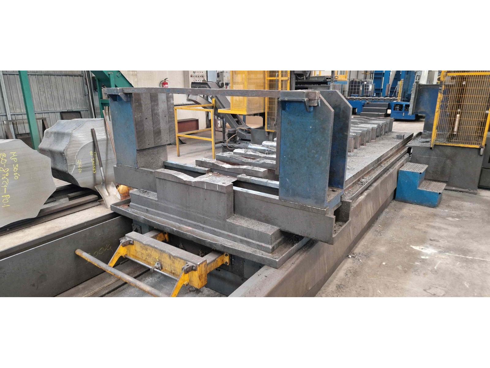segatrice automatica pesante per forgiati  CNC DANOBAT 1.300 mm x 1.300 mm