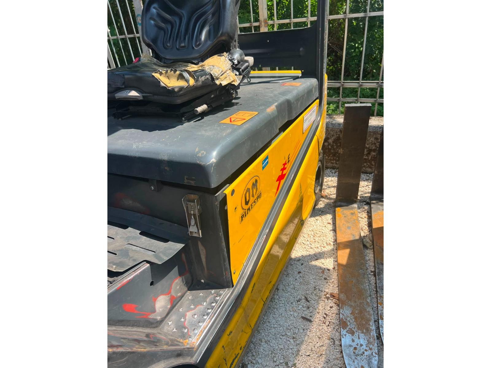 STOCK CARRELLI