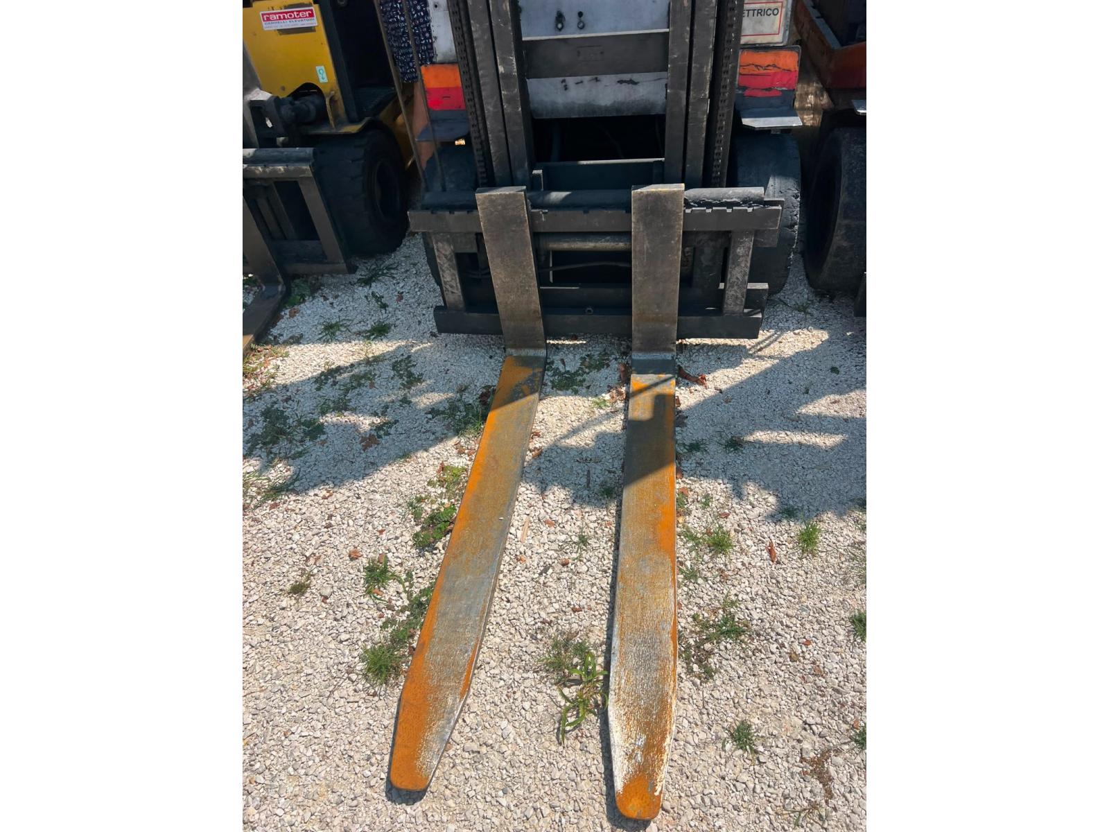 STOCK CARRELLI