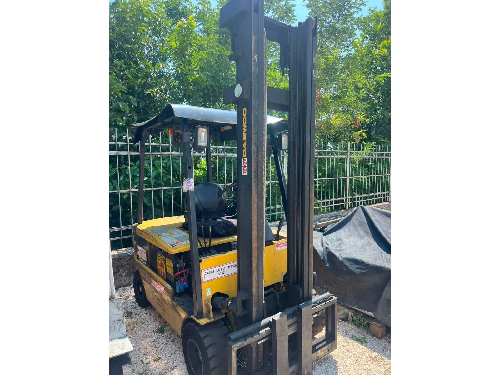 STOCK CARRELLI