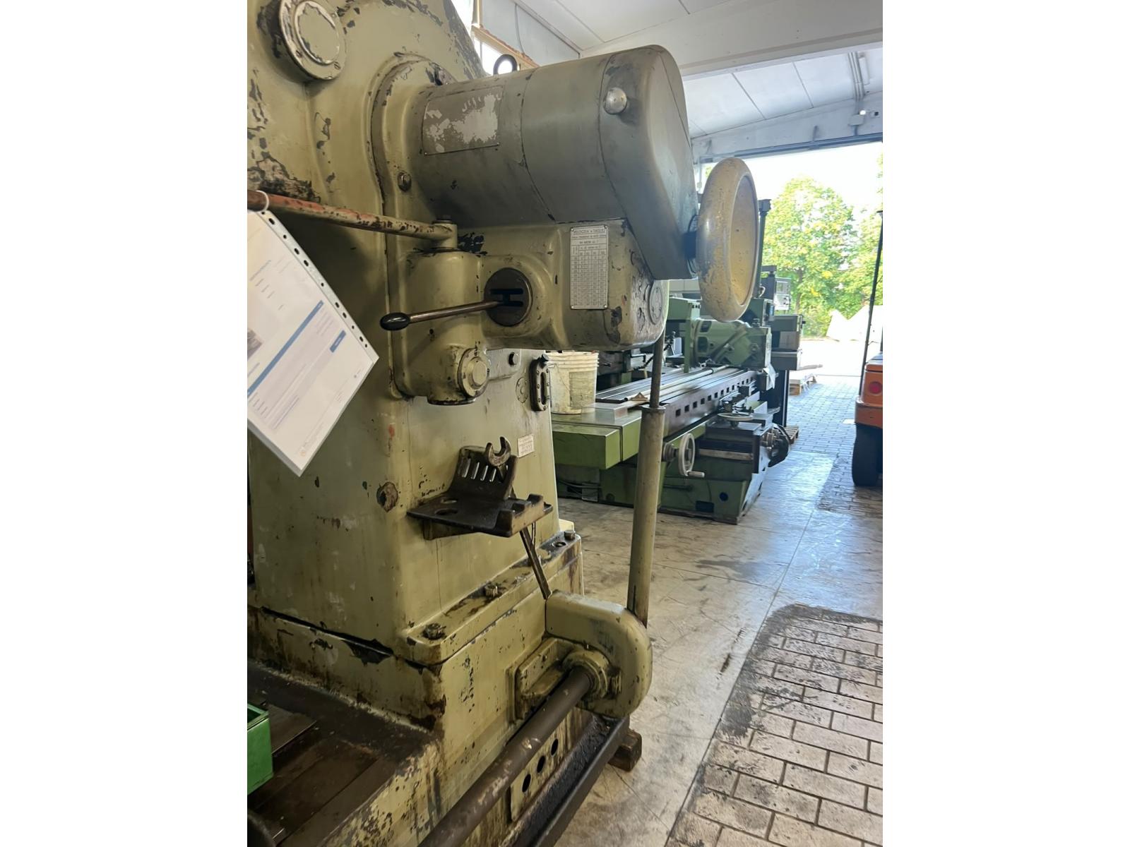 Stozzatrice corsa 350 tavola