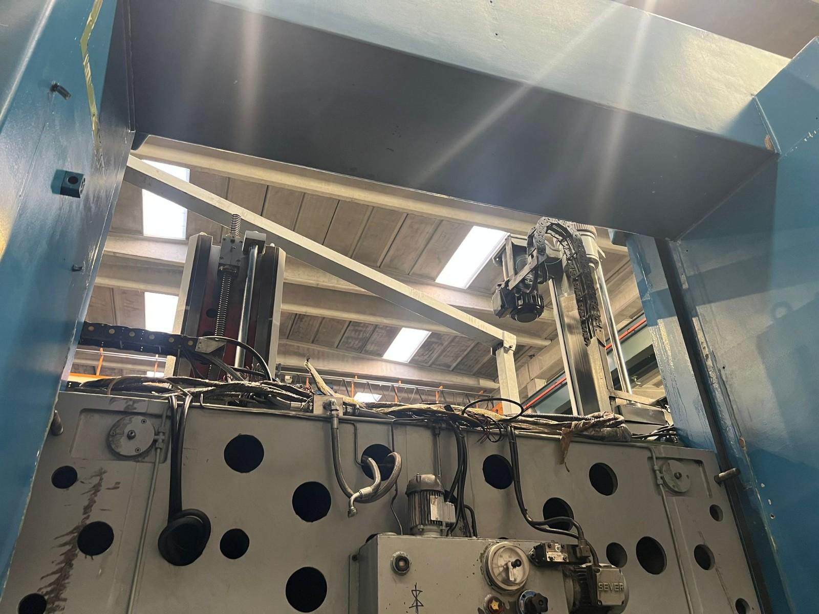 TORNIO VERTICALE OMBA TV 215 CNC