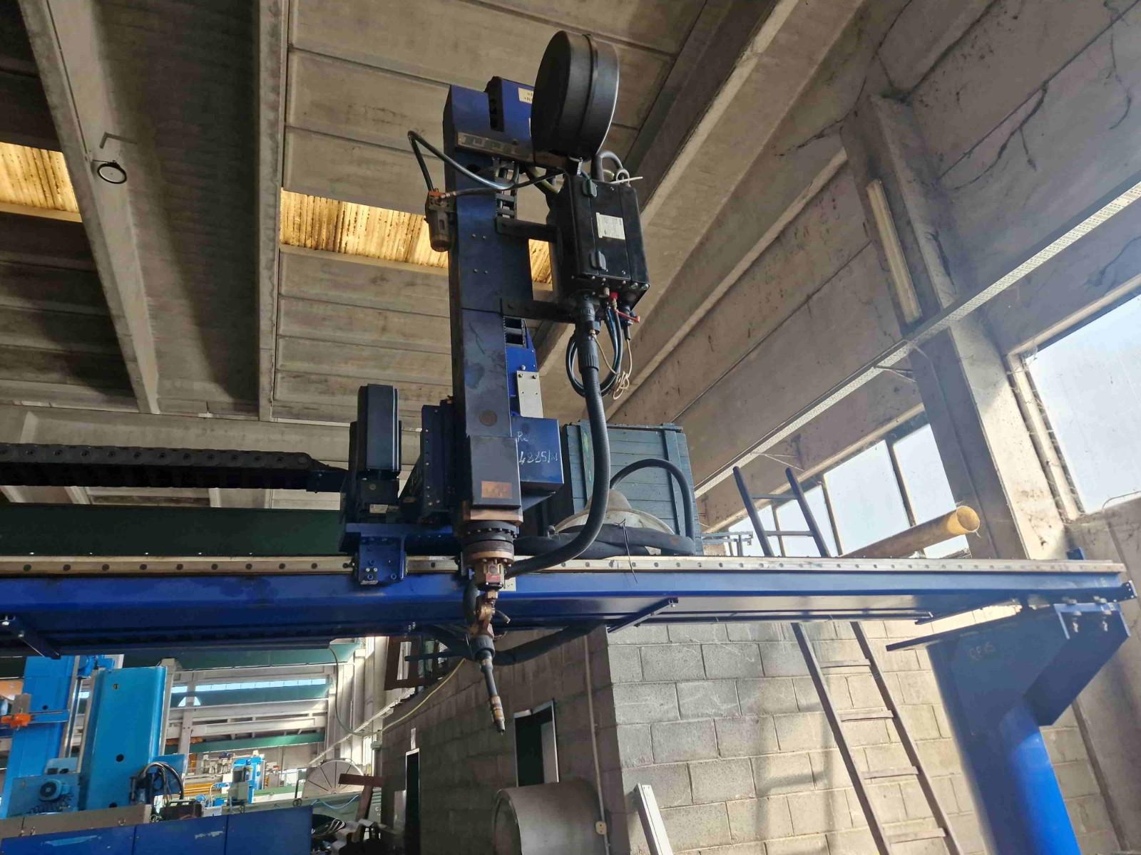 TRAVI DI SALDATURA REIS CON POSIZIONATORE E SALDATRICE