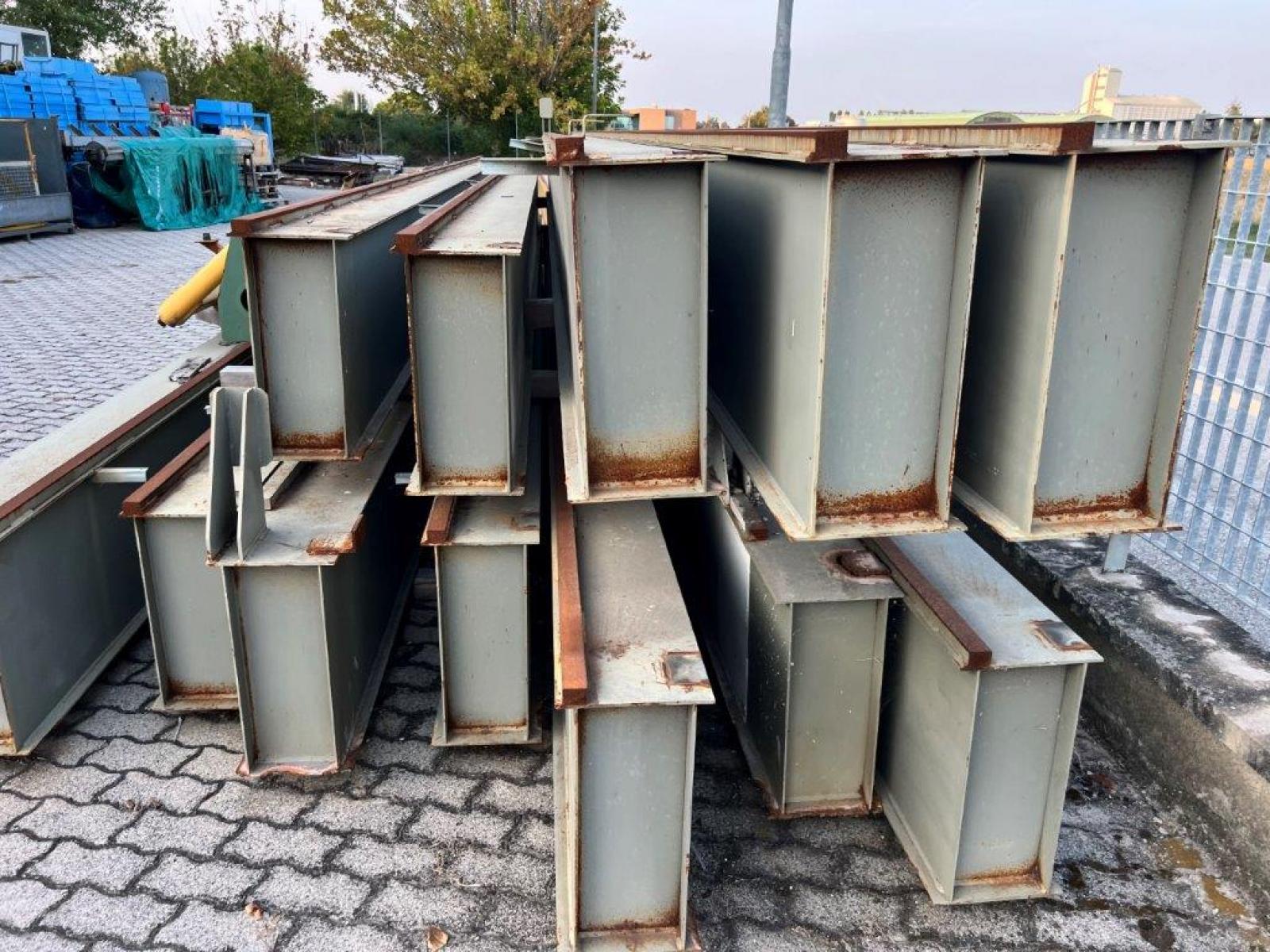 vie di corsa portata 8 ton 12 pezzi da 8400mm  larghezza 260mm