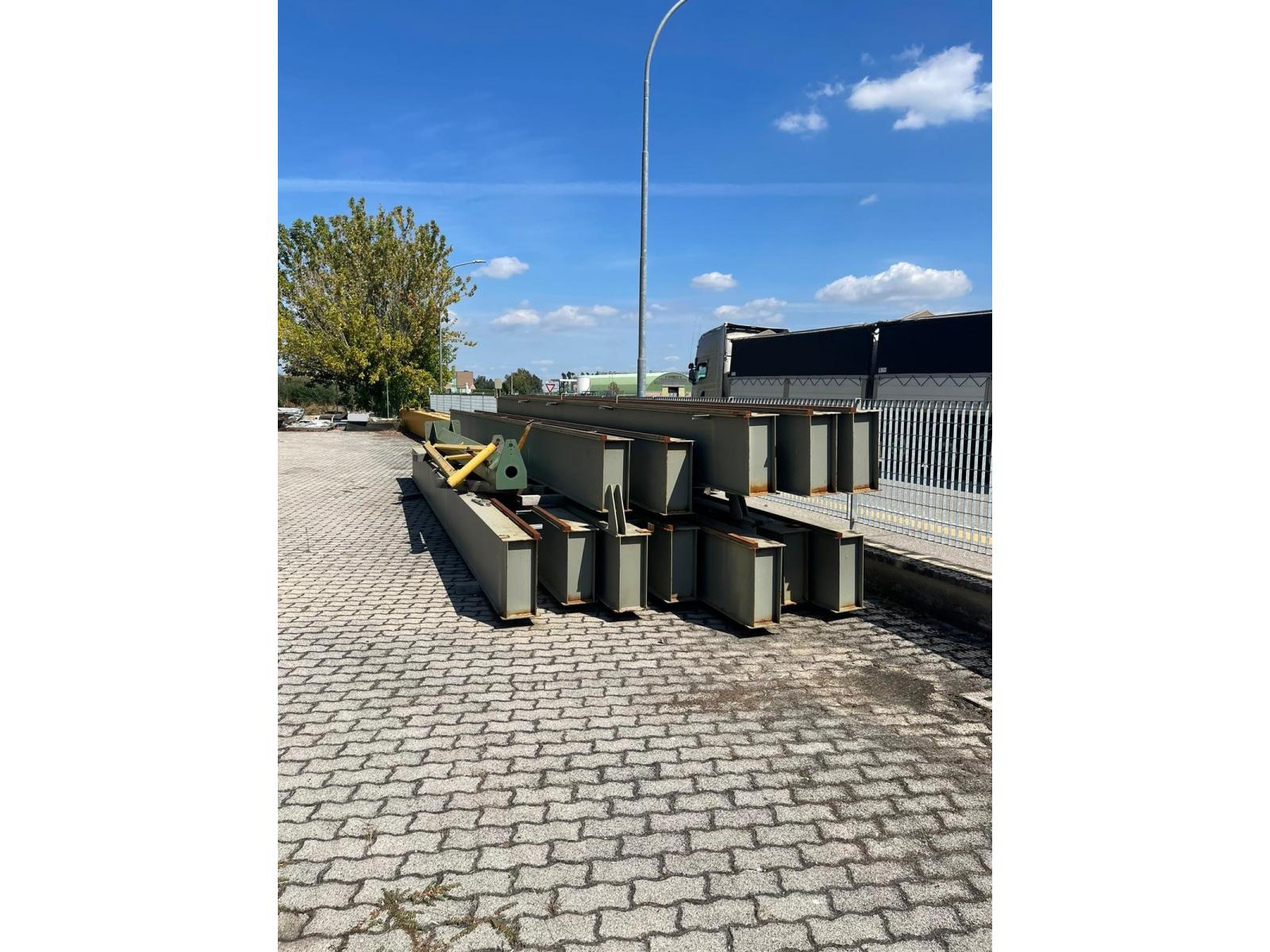 vie di corsa portata 8 ton 12 pezzi da 8400mm  larghezza 260mm