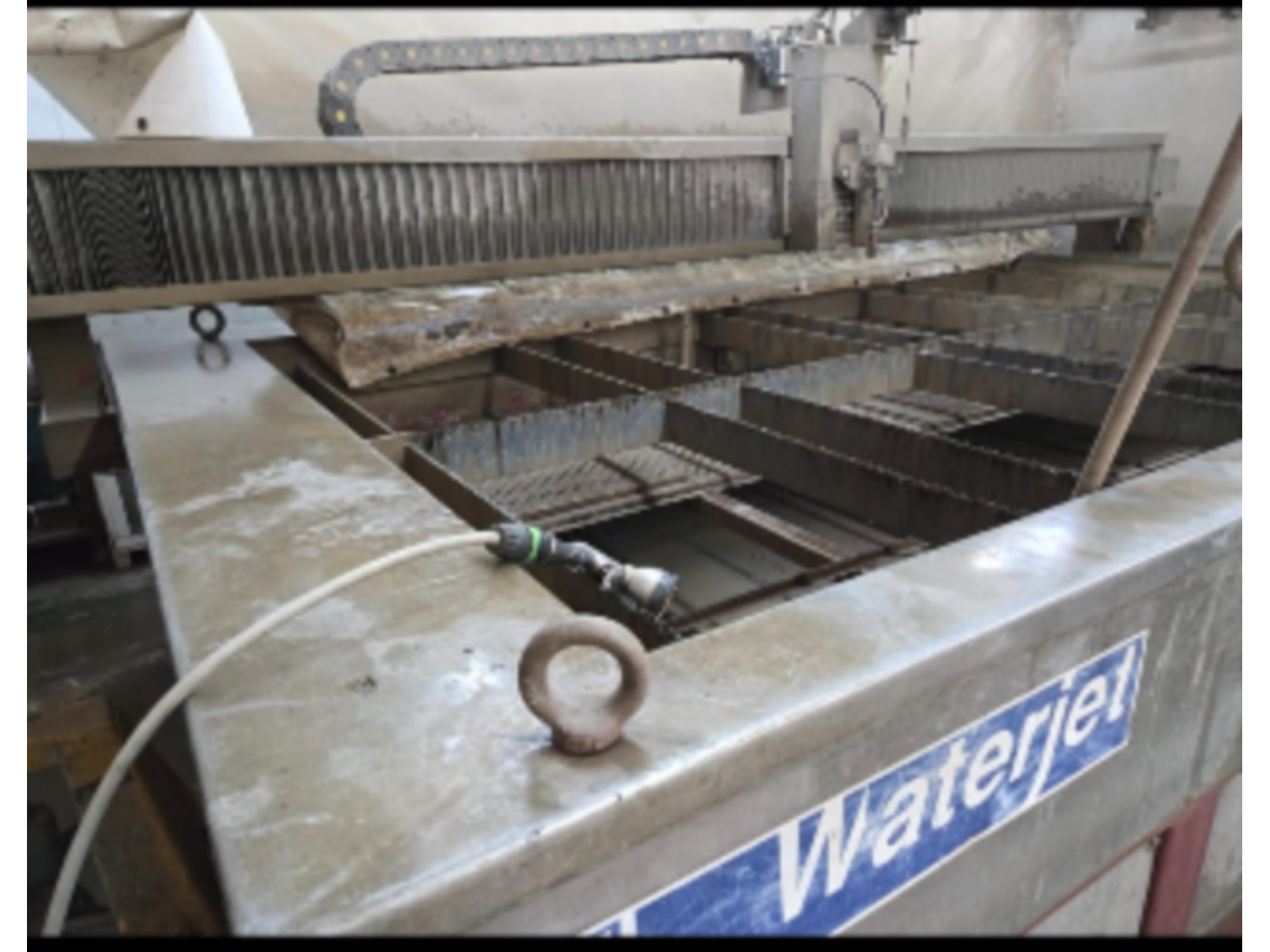 WATER JET 3400 x 1800mm. Z 200mm.